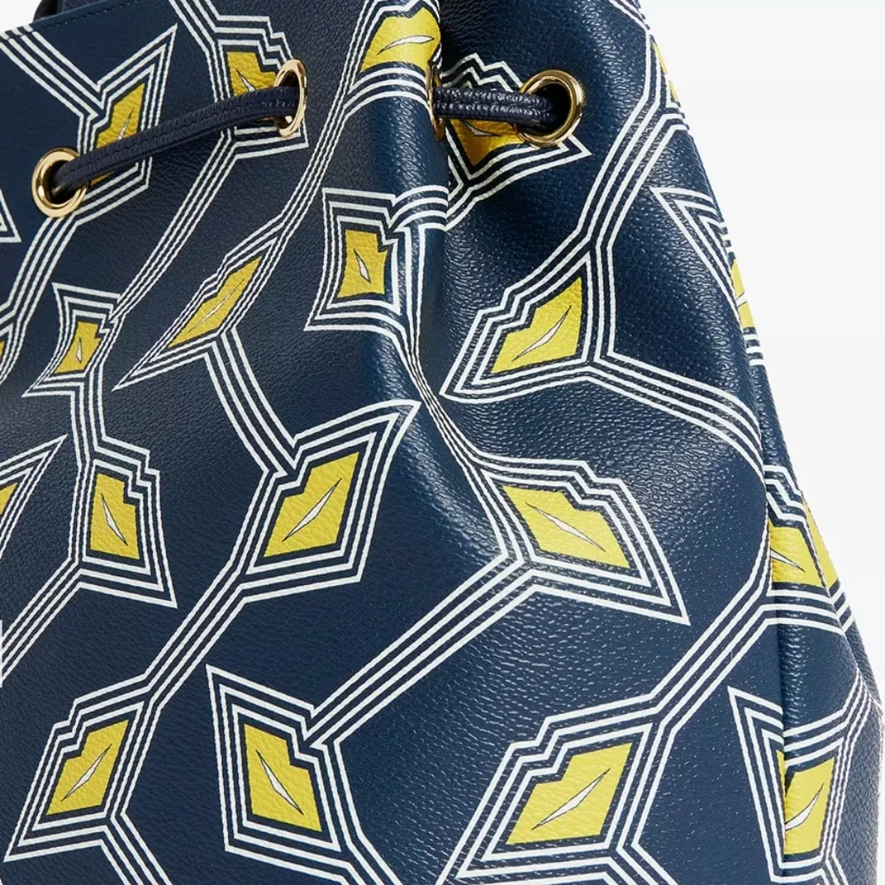 Ted Baker Lip Bucket Bag - Picture 3 of 5
